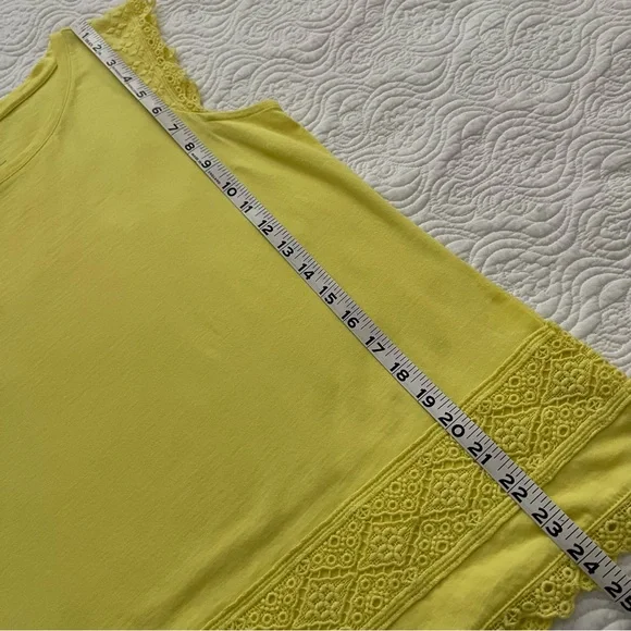 Talbots Top Cap Sleeve Eyelet Lace Trim Size Medium Petite - Picture 9 of 12